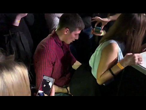 ❤️ Alvöru kynlíf á rússneskum næturklúbbi. 18 ára rússnesk stúlka í endaþarmsopi og leggöngum fokið á næturklúbbi ❤❌ Fjandinn myndband á is.pornoklinge.ru